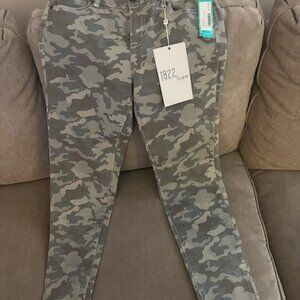 Camo Skinny pant
